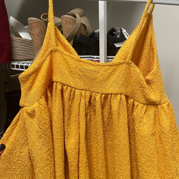 yellow textured UO top - Picture 2 of 3